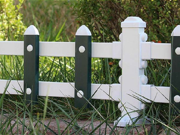 PVC草坪护栏原材料的特点与着色剂的选用
